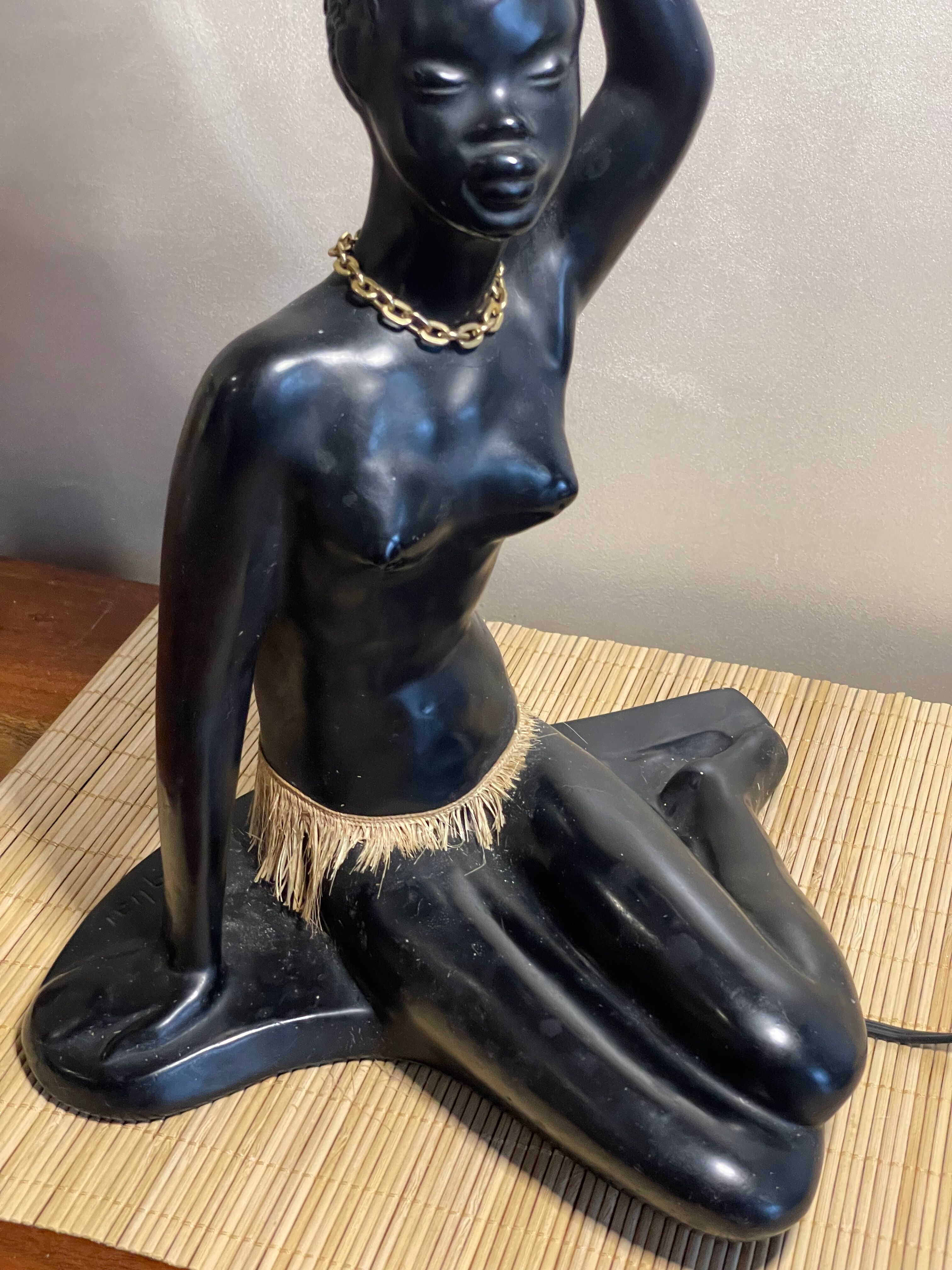 Pied de lampe plâtre femme africaine signé Pagliani