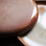 5 Enamelled sandstone sits