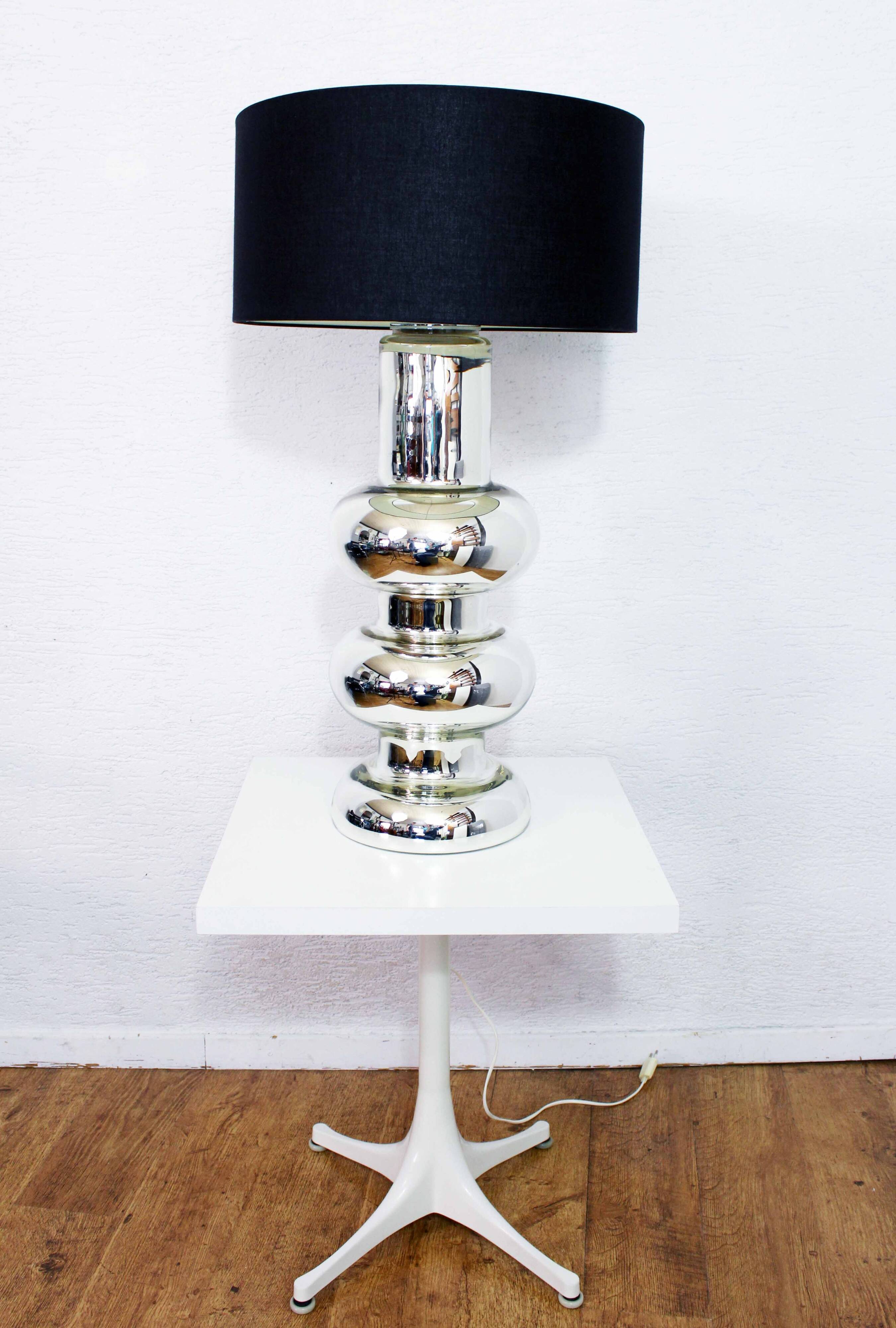 Églomisé glass table lamp