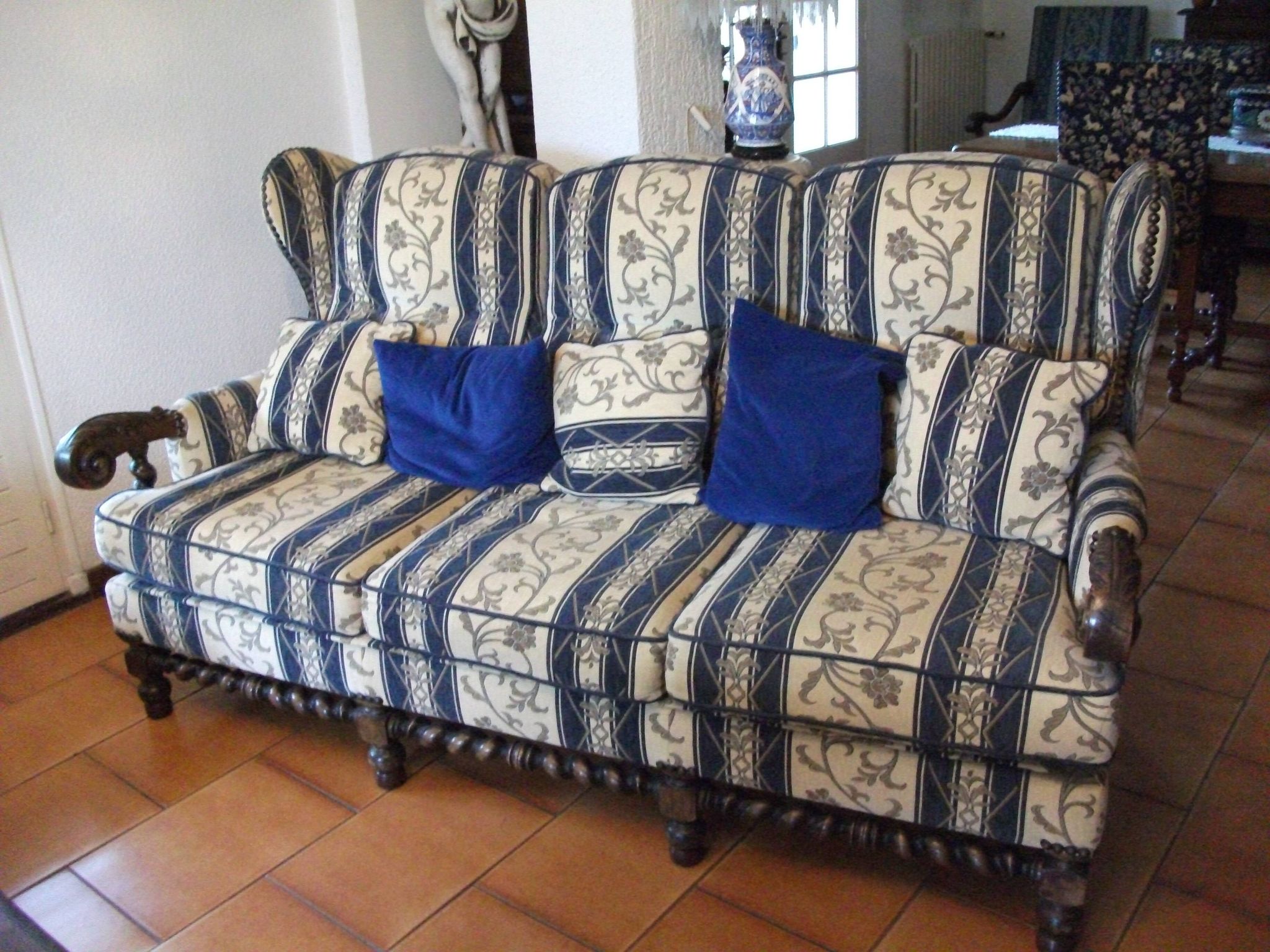 Louis XIII salon in turned wood – Sofa and pair of armchairs