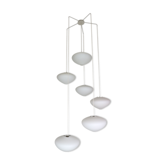 Lustre ovale en verre opalin Pays-Bas 1950