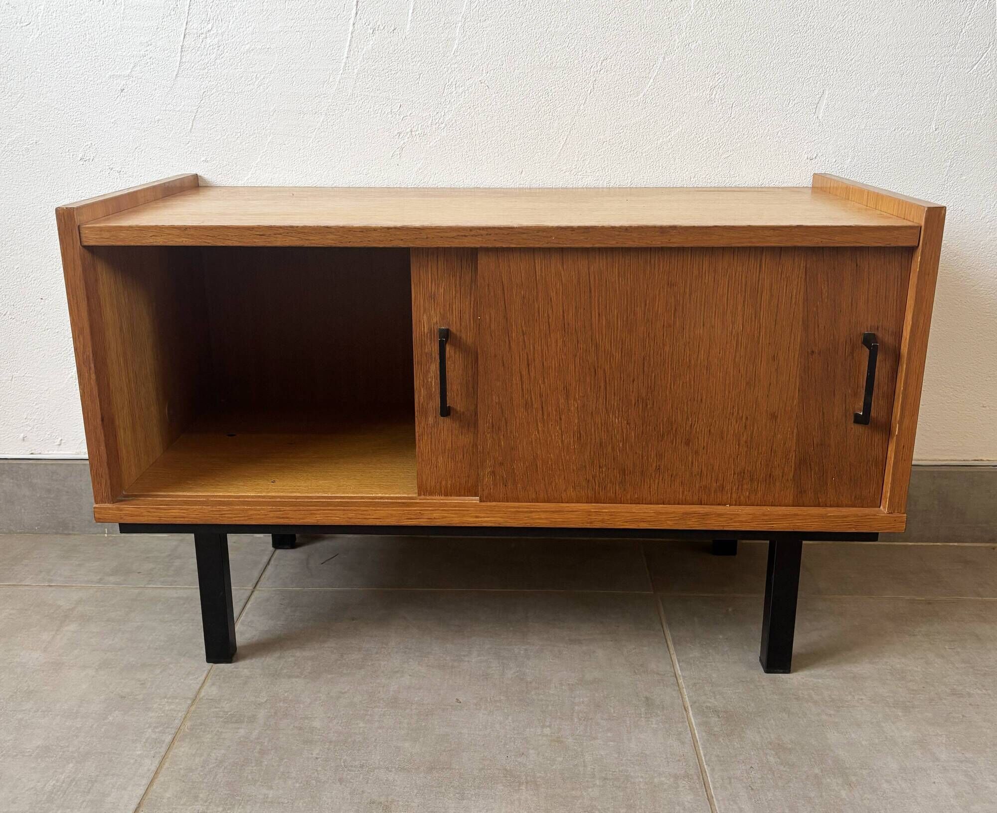 Small vintage oak piece of furniture, 1960s.