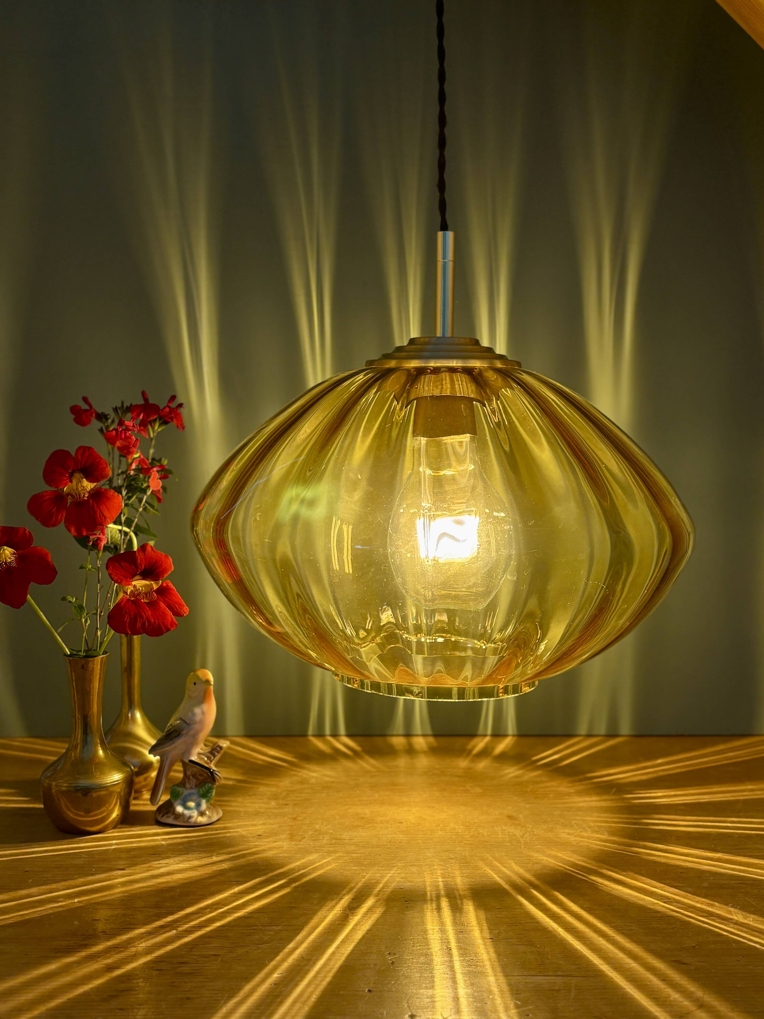 Suspension globe vintage XL en verre ambré