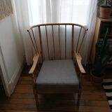 Wide range chair