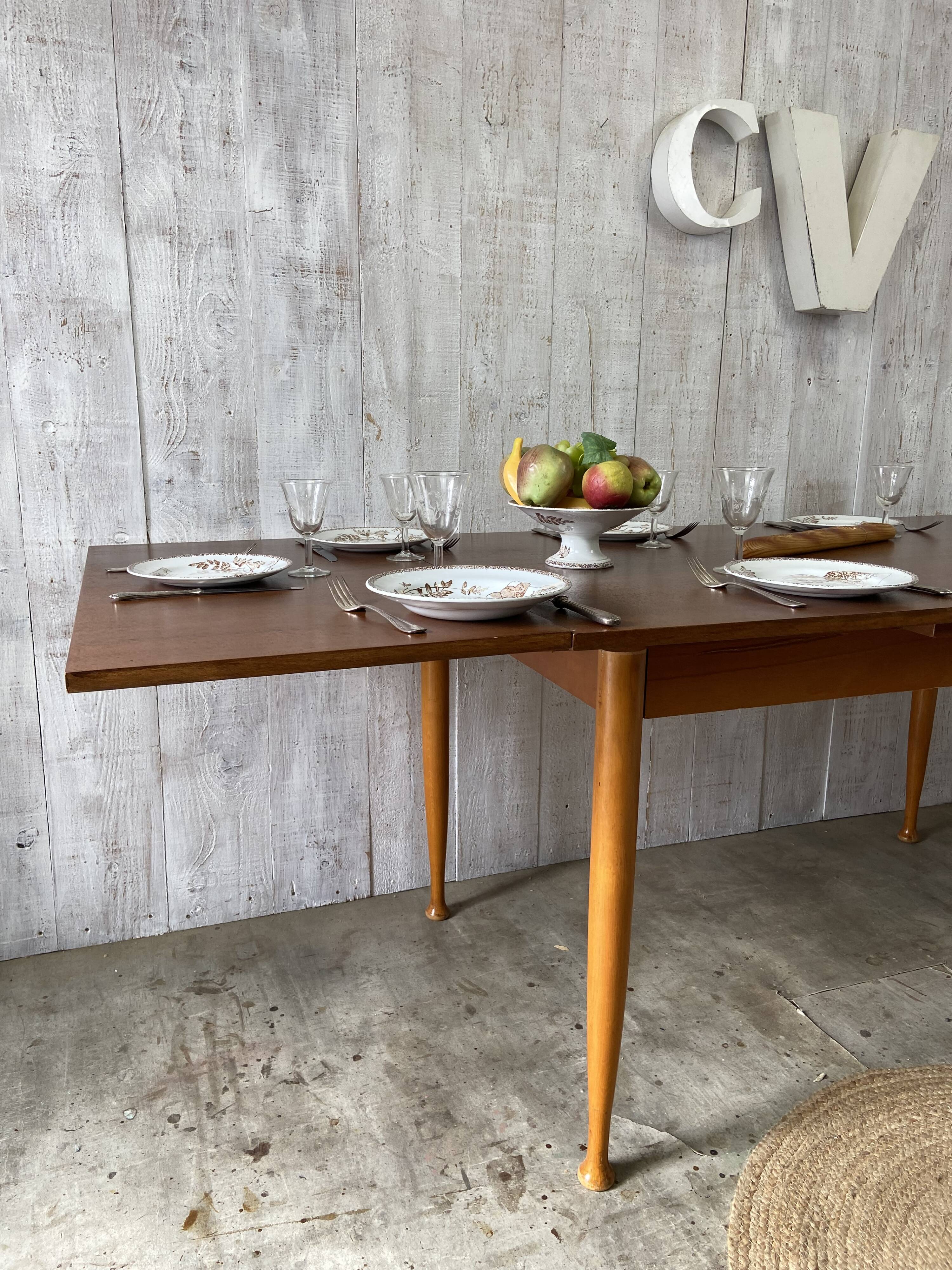 Vintage extendable table