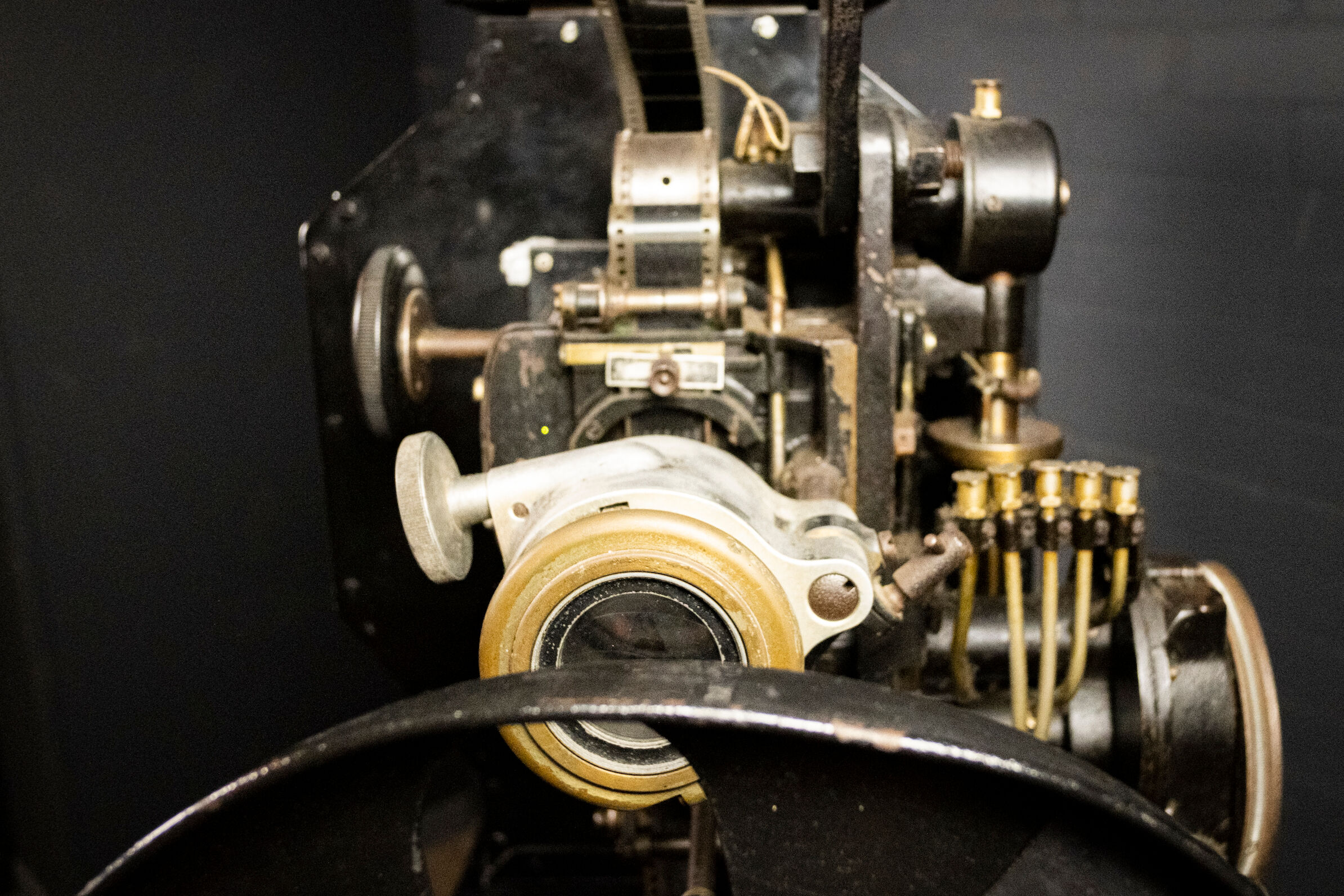 Antique cinema/theatre Film projector