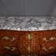 Commode de style Louis XV en marqueterie de cube