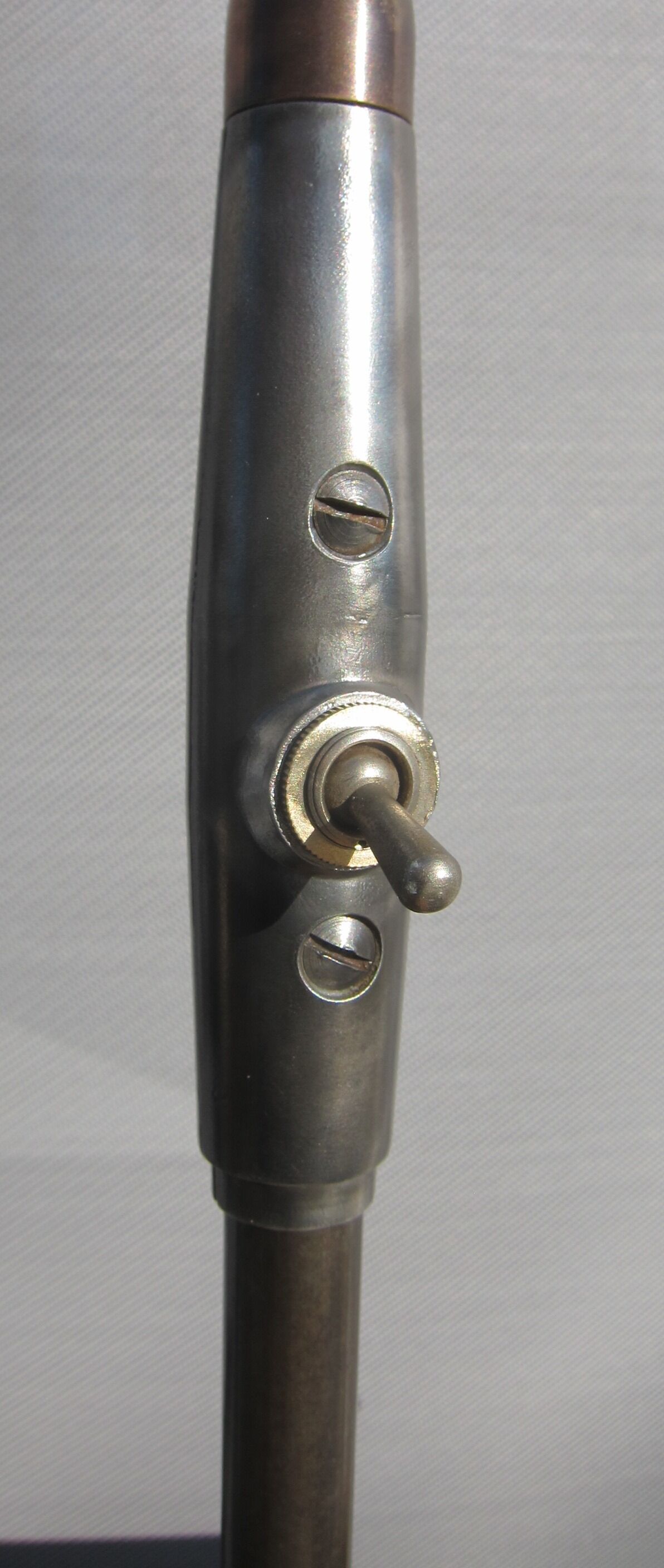 Lamp Ahder oak trapezoid pedestal