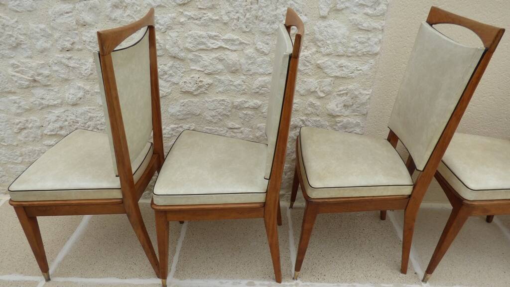 6 Vintage chairs in white beige imitation leather and solid wood with brass legs
