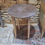 Pedestal table