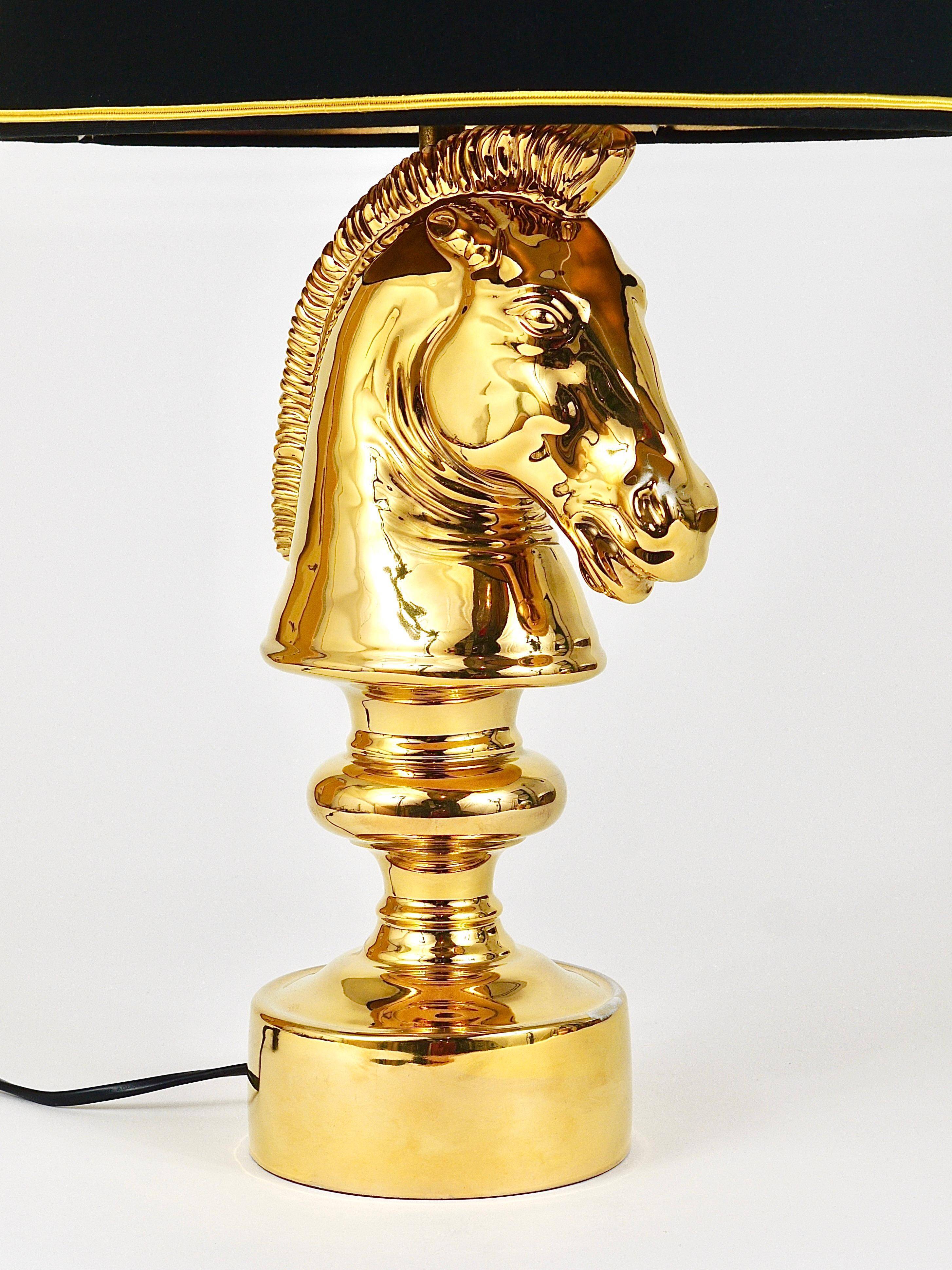Sculptural Hollywood Regency table lamp in the shape of a horse from the 1970s.
