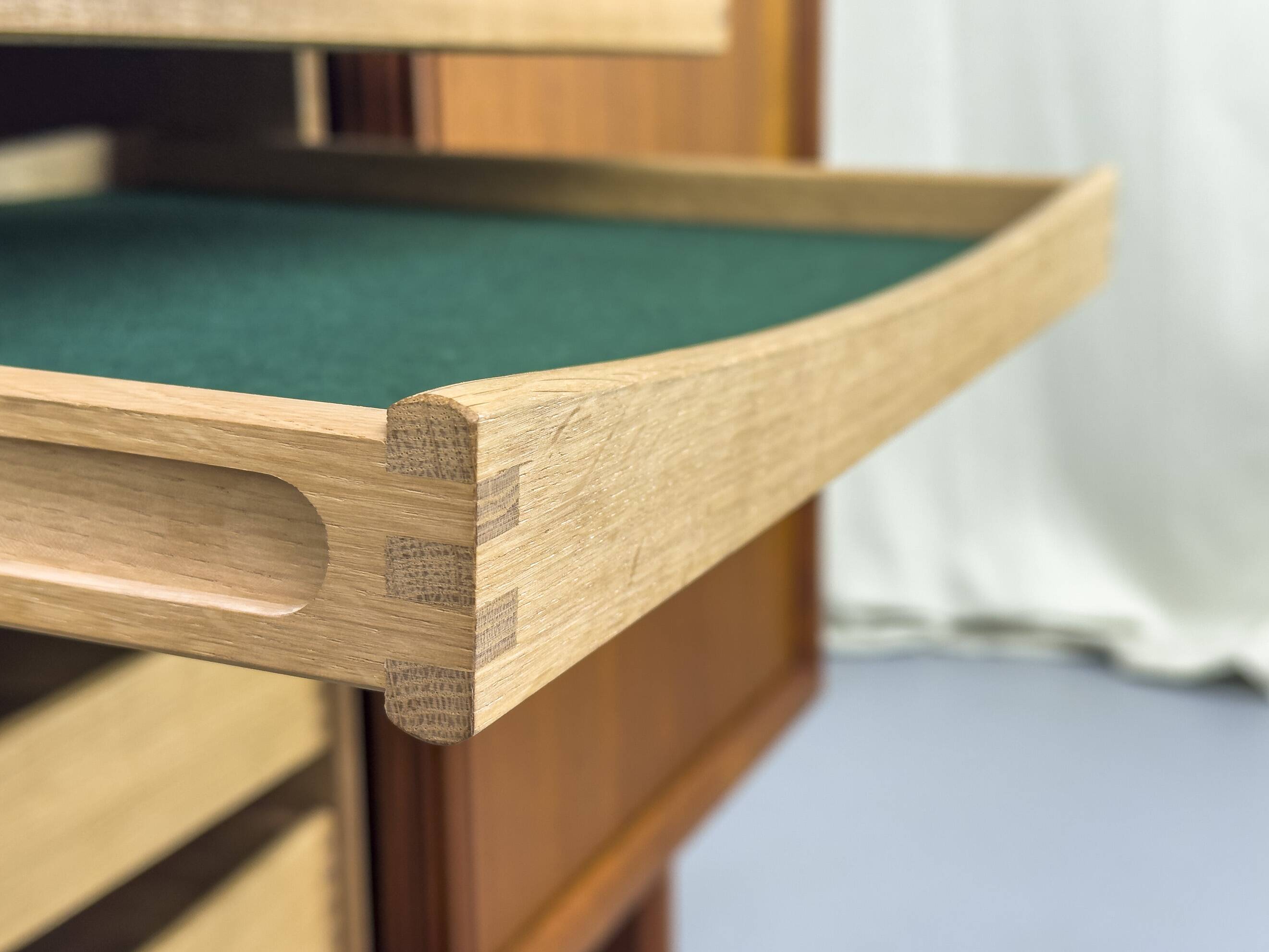 Buffet danois en teck par Henning Kjaernulf pour Bruno Hansen, années 1960