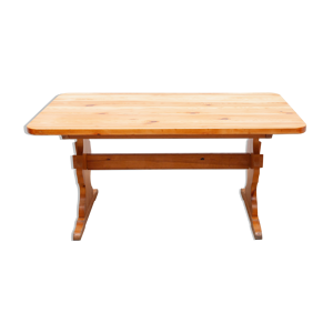Table à manger brutaliste d’inspiration