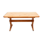 Table à manger brutaliste d’inspiration alpine