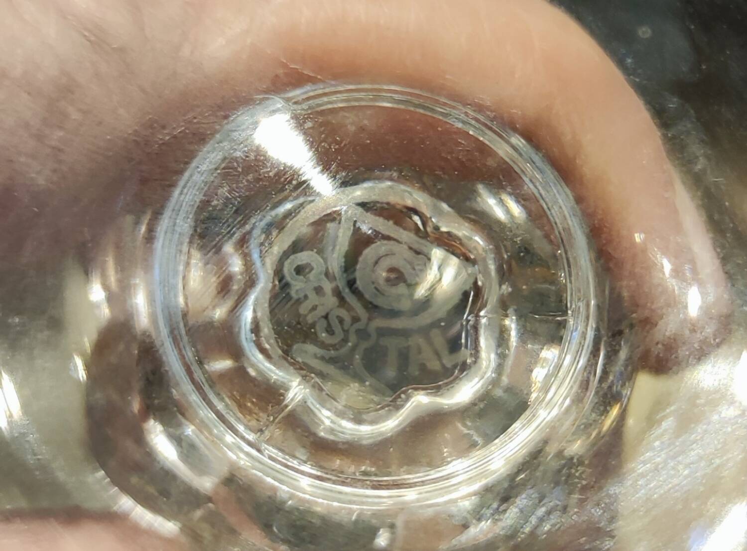 Set of 8 large crystal champagne glasses