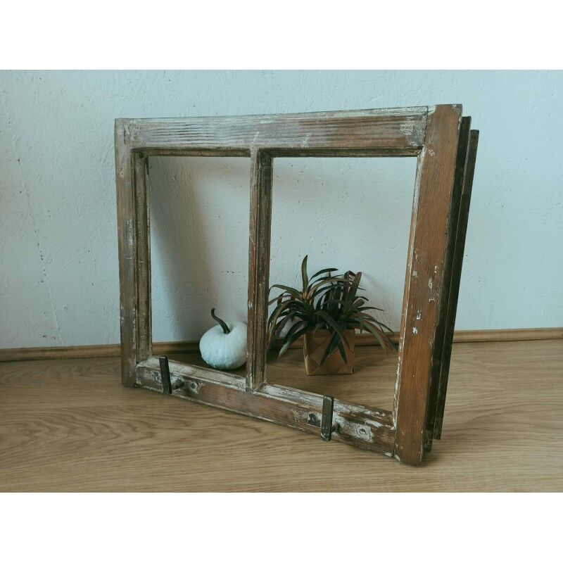 Vintage hanger / window