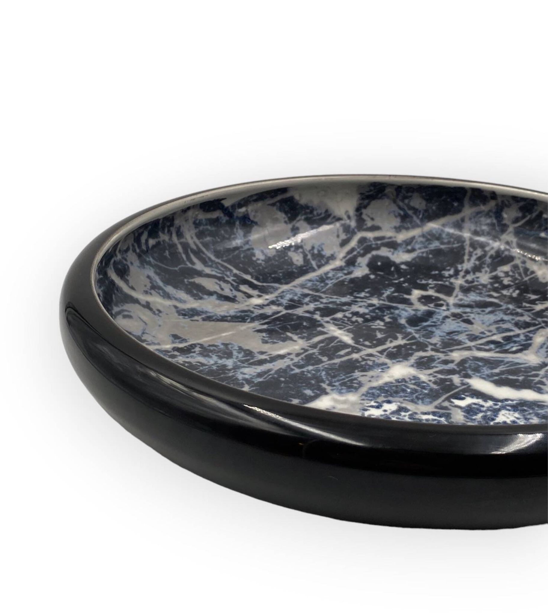 Alvino Bagni, centre de table / vide poche en céramique marbrée noire, ca. 1970