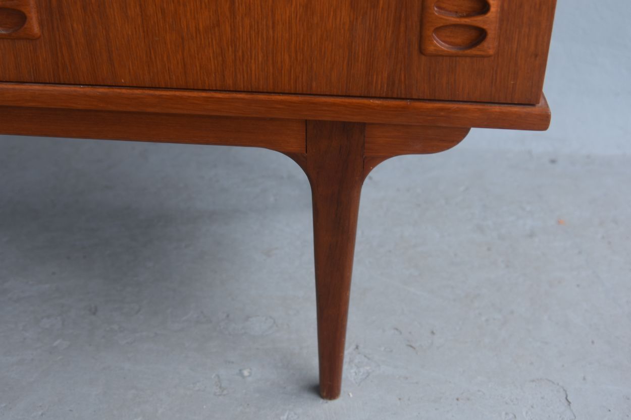 Scandinavian dressing table 60