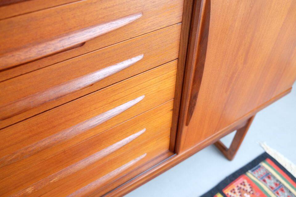Teak high sideboard in vintage style from the 60s-70s, Vamo style, 60s-70s.