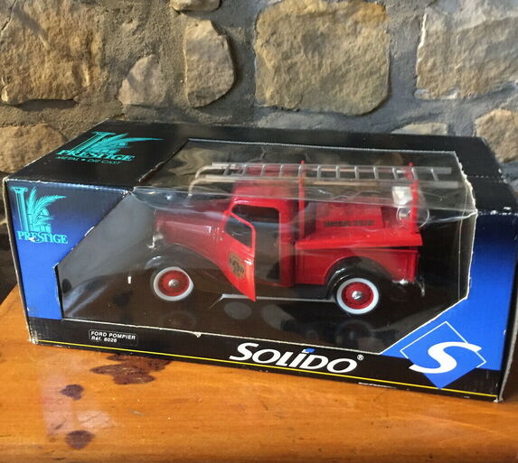 Fire truck Ford Solido 8026 vintage box 1/50