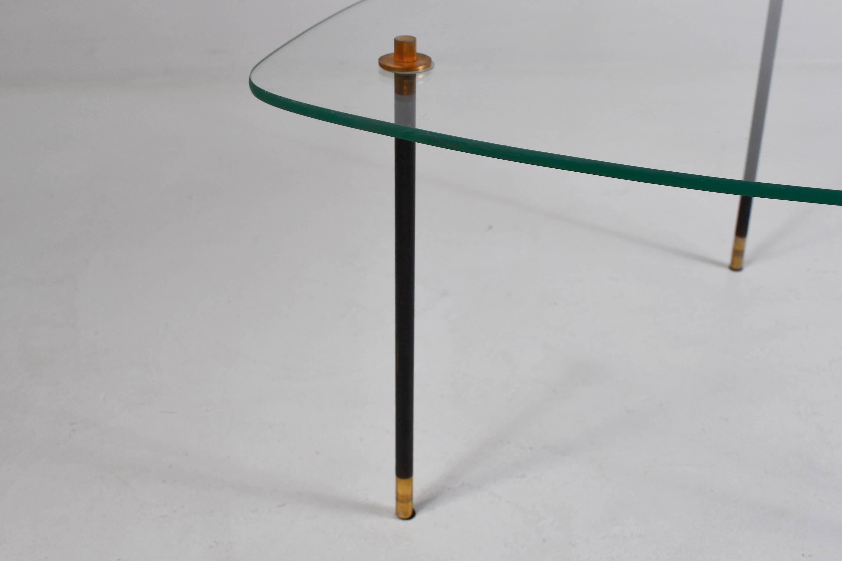 Table d'appoint. France années 1950.