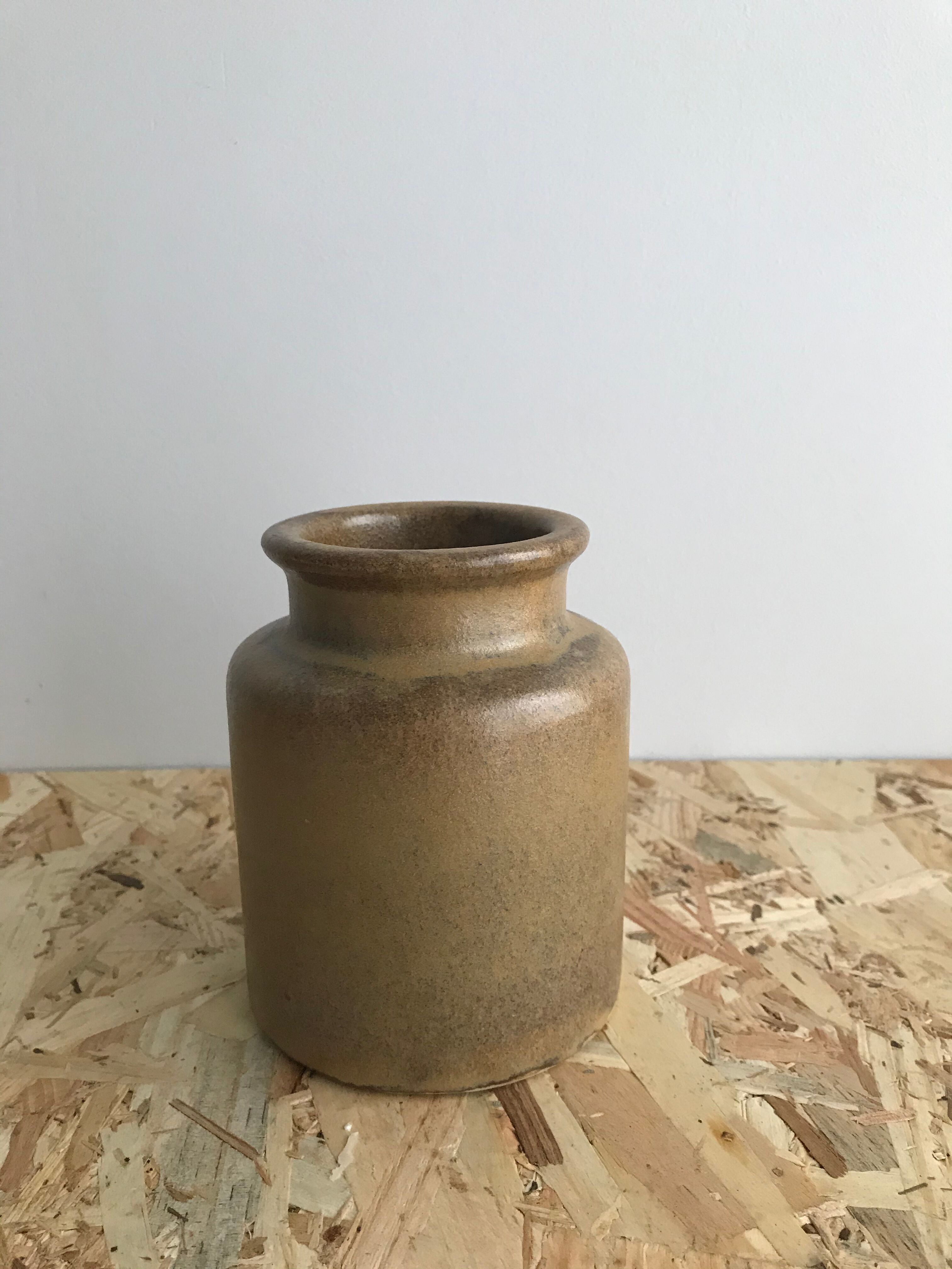 Sandstone pot