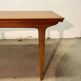 Scandinavian style extendable table