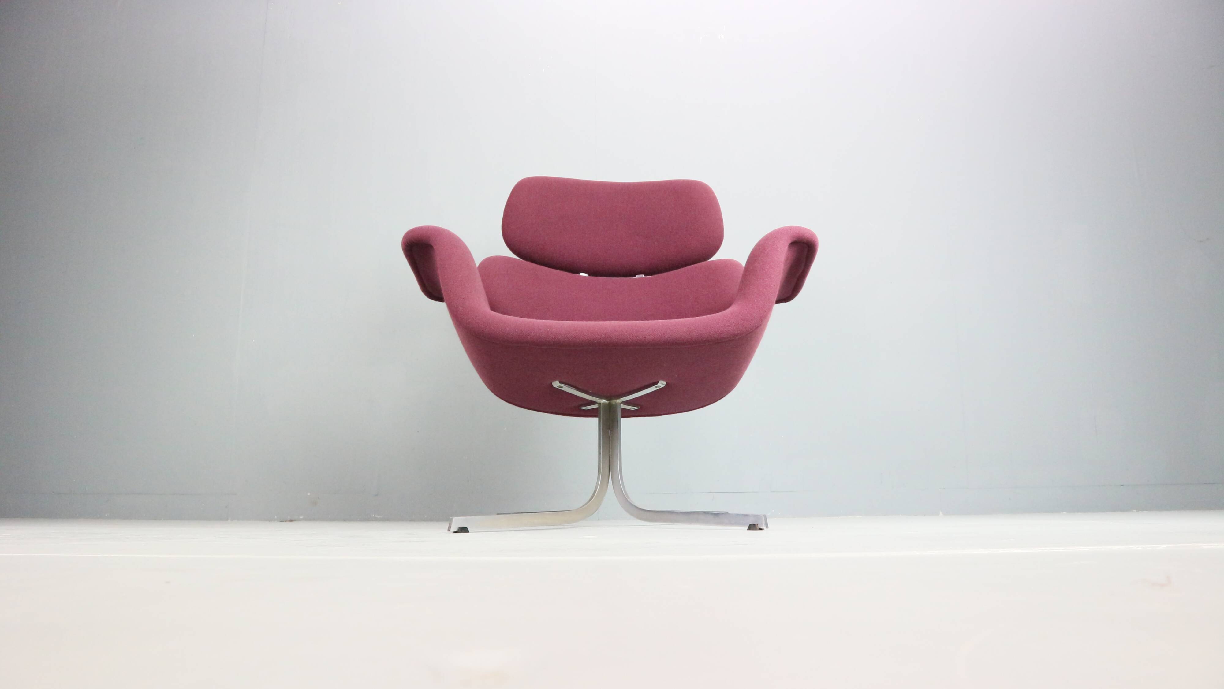 Pierre Paulin Purple Lounge Chair "Big Tulip" F551 & Ottoman, 1960's