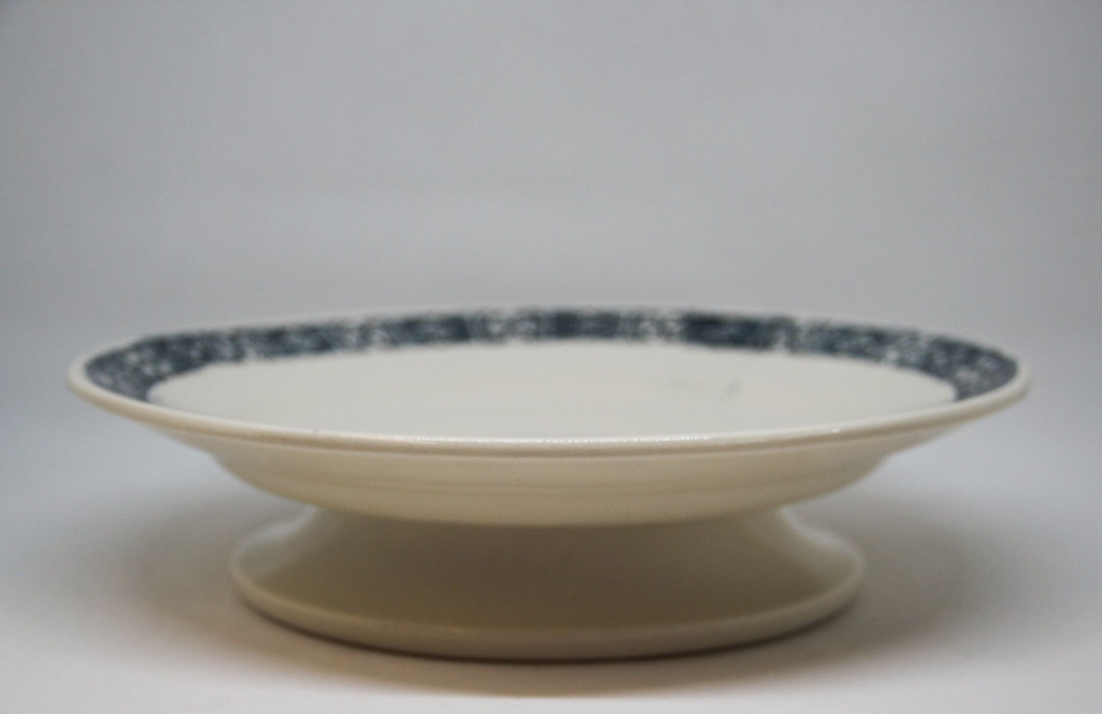 Mounted plate Terre de fer René de Longchamp