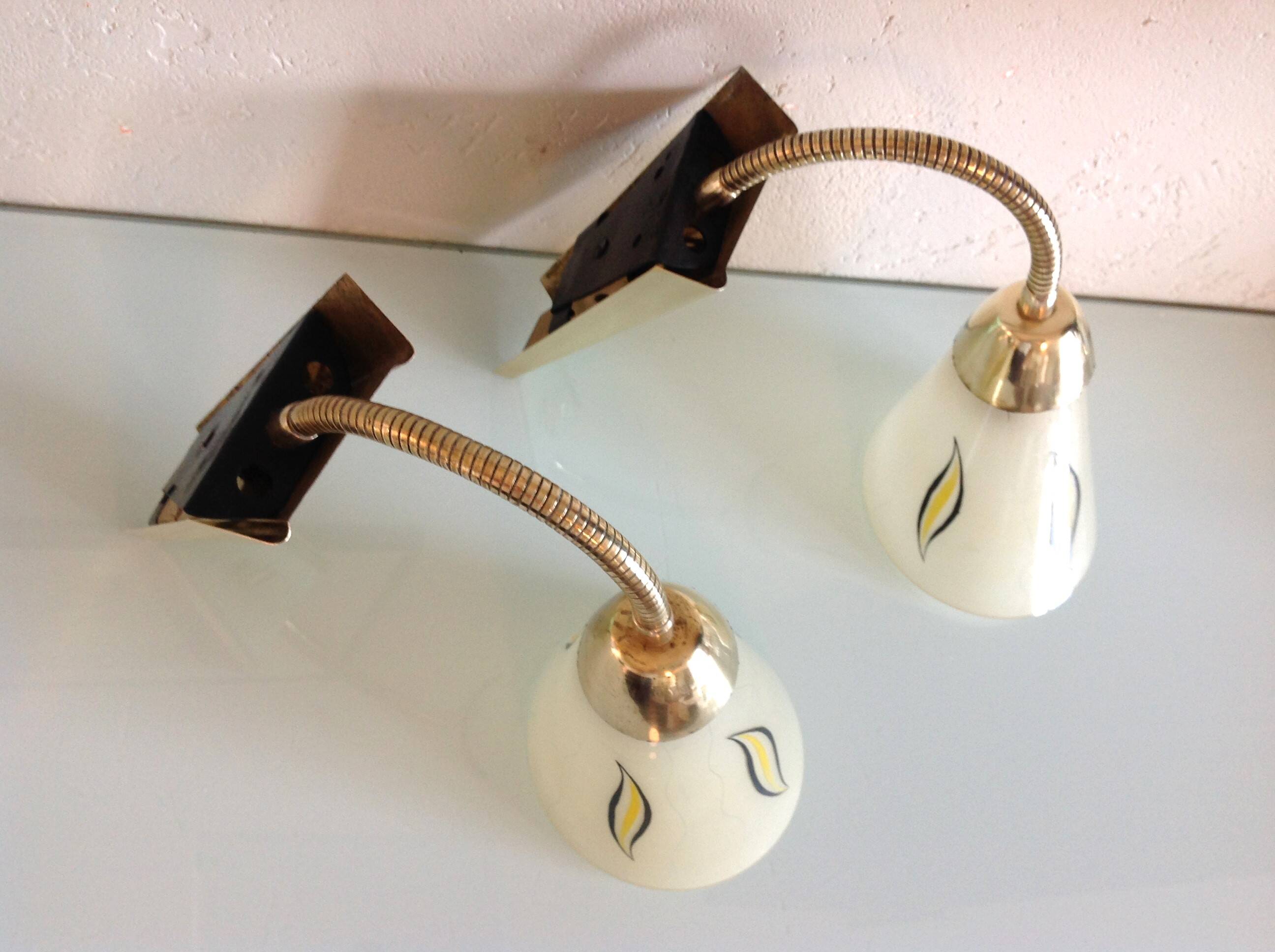 Paire d'appliques  en laiton et verre cornet / vintage années 50-60