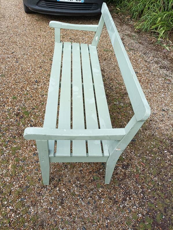 Veranda garden bench in patinated almond green solid wood