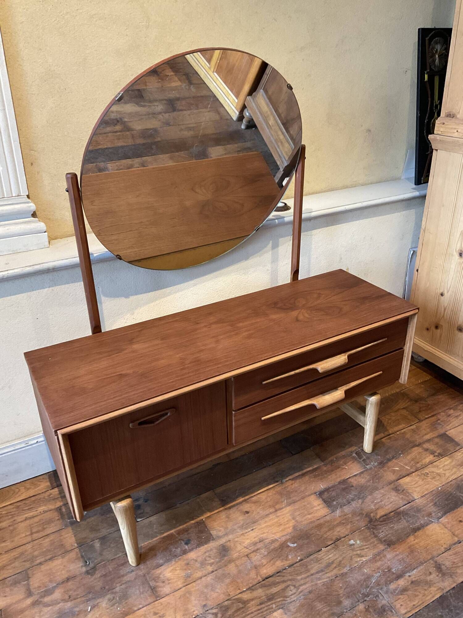 Vintage 1960s Danish Scandinavian dressing table chest of drawers with 2 drawers
