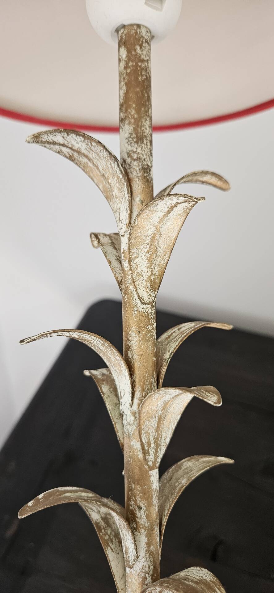 Hollywood Regency Florentine botanical style table lamp.
