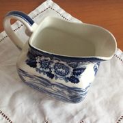 Crémier Lochs of Scotland - Made in England - loch Leven - décors bleu