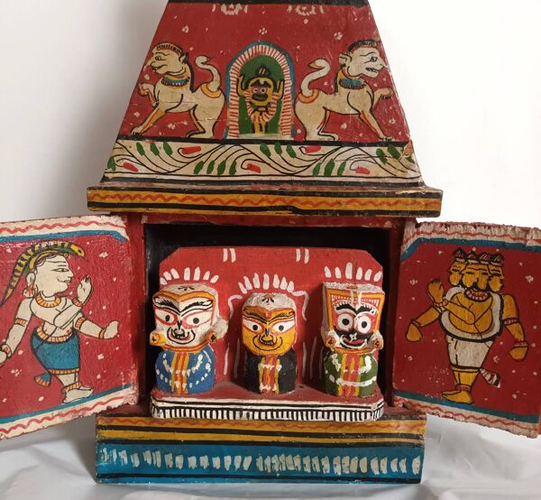 Temple indien en bois peint à la main