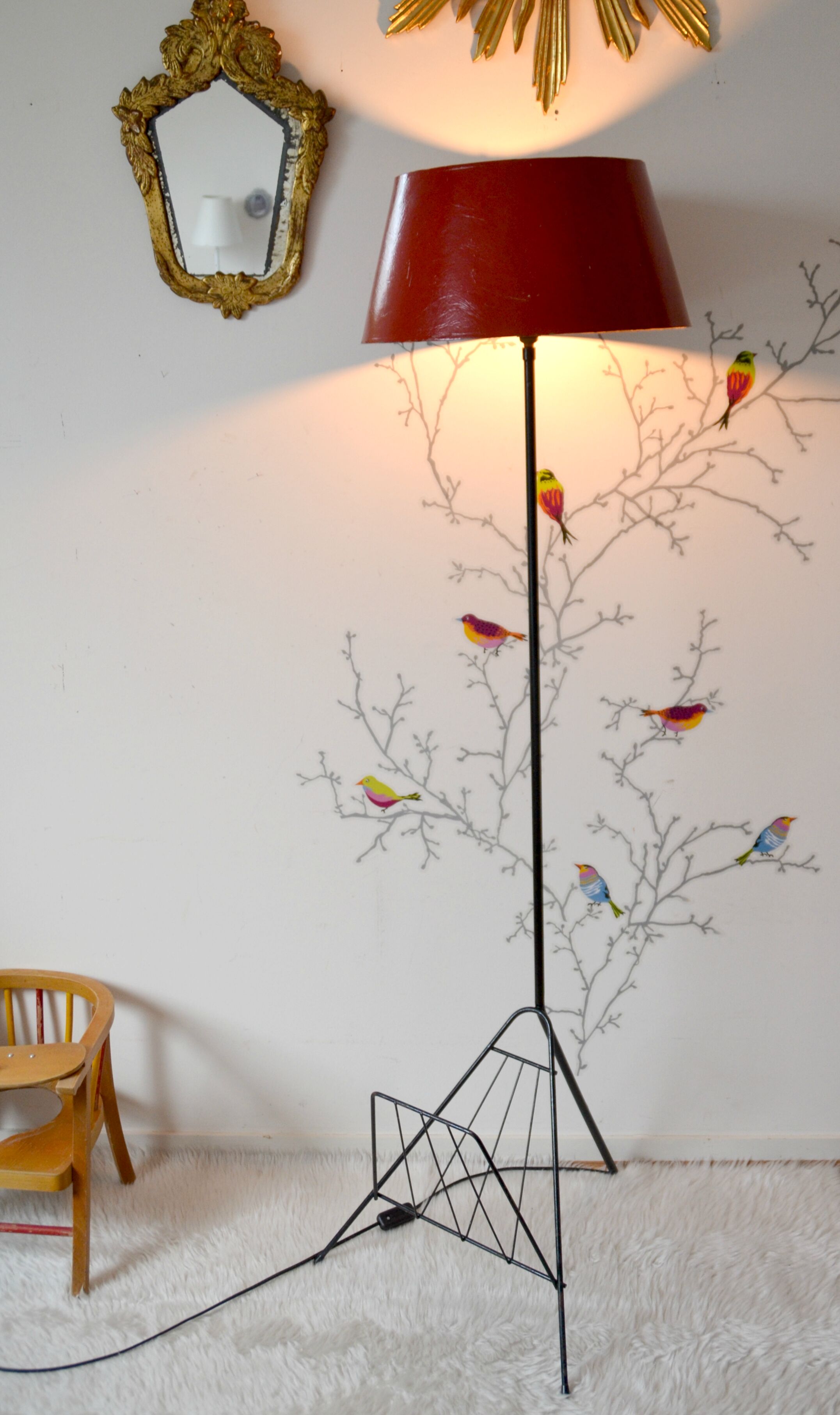 Floor lamp magazine rack