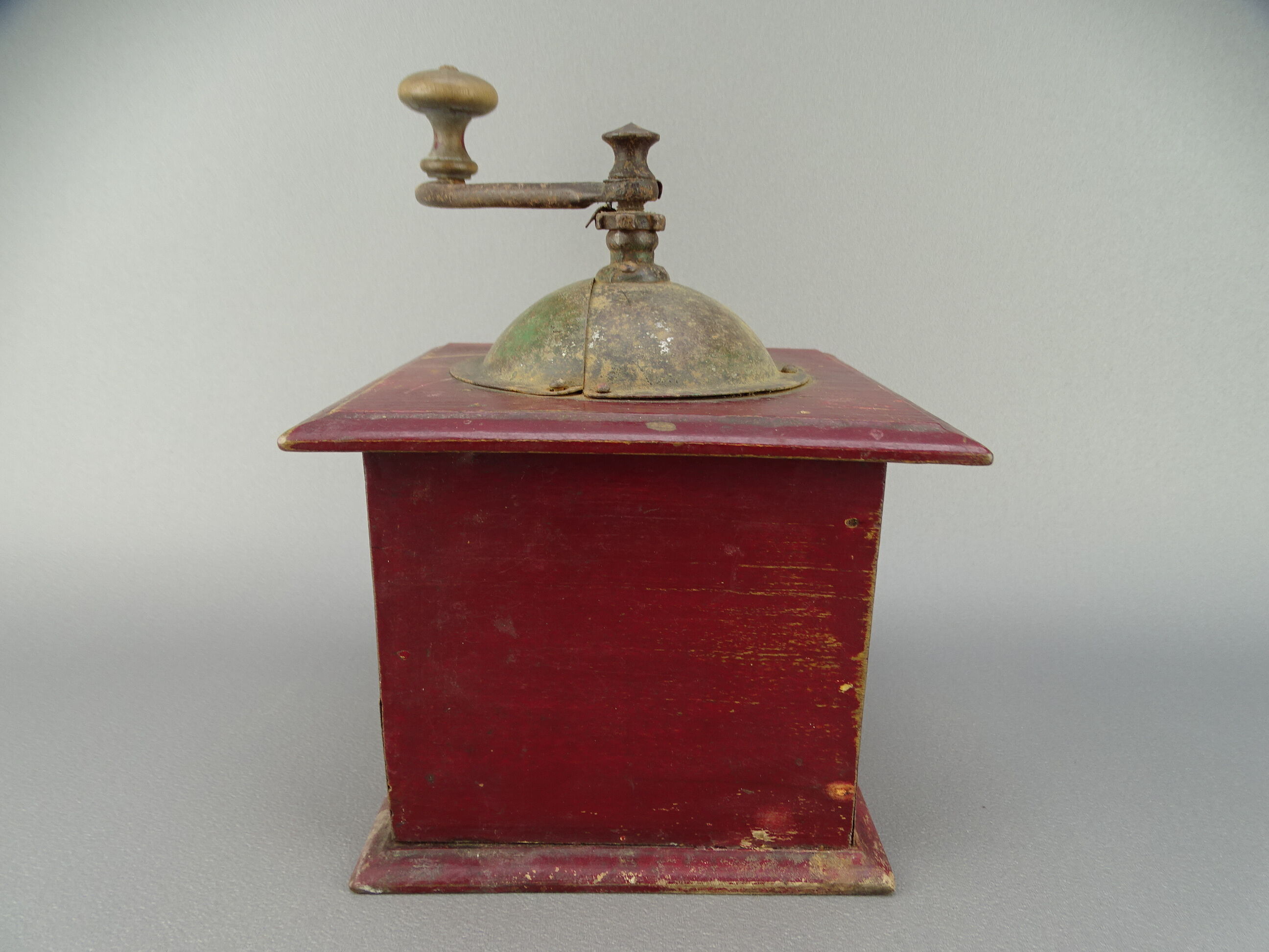 Former Peugeot Frères coffee grinder