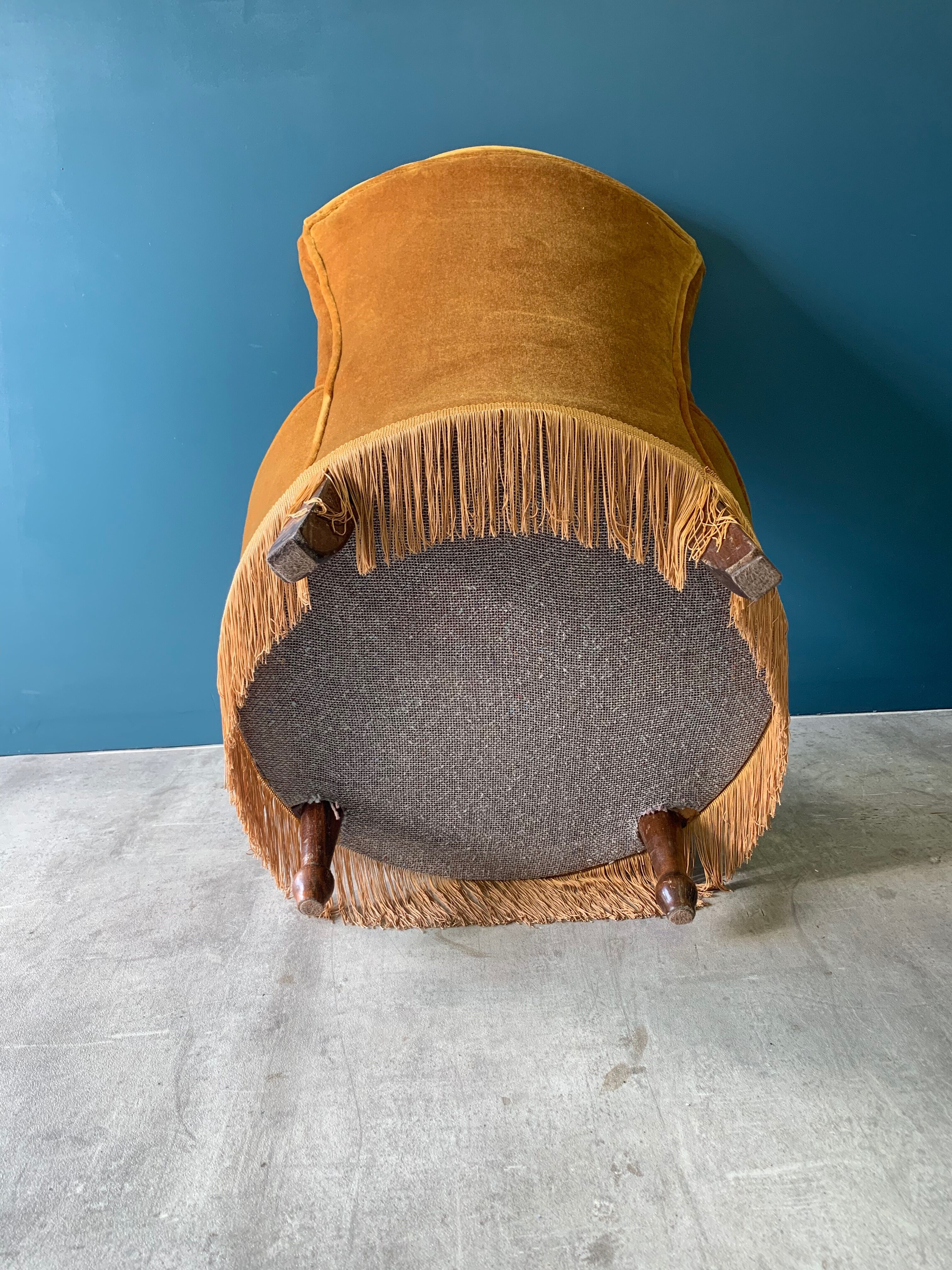 Vintage toad armchair