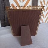 Chiseled gold pose photo frame