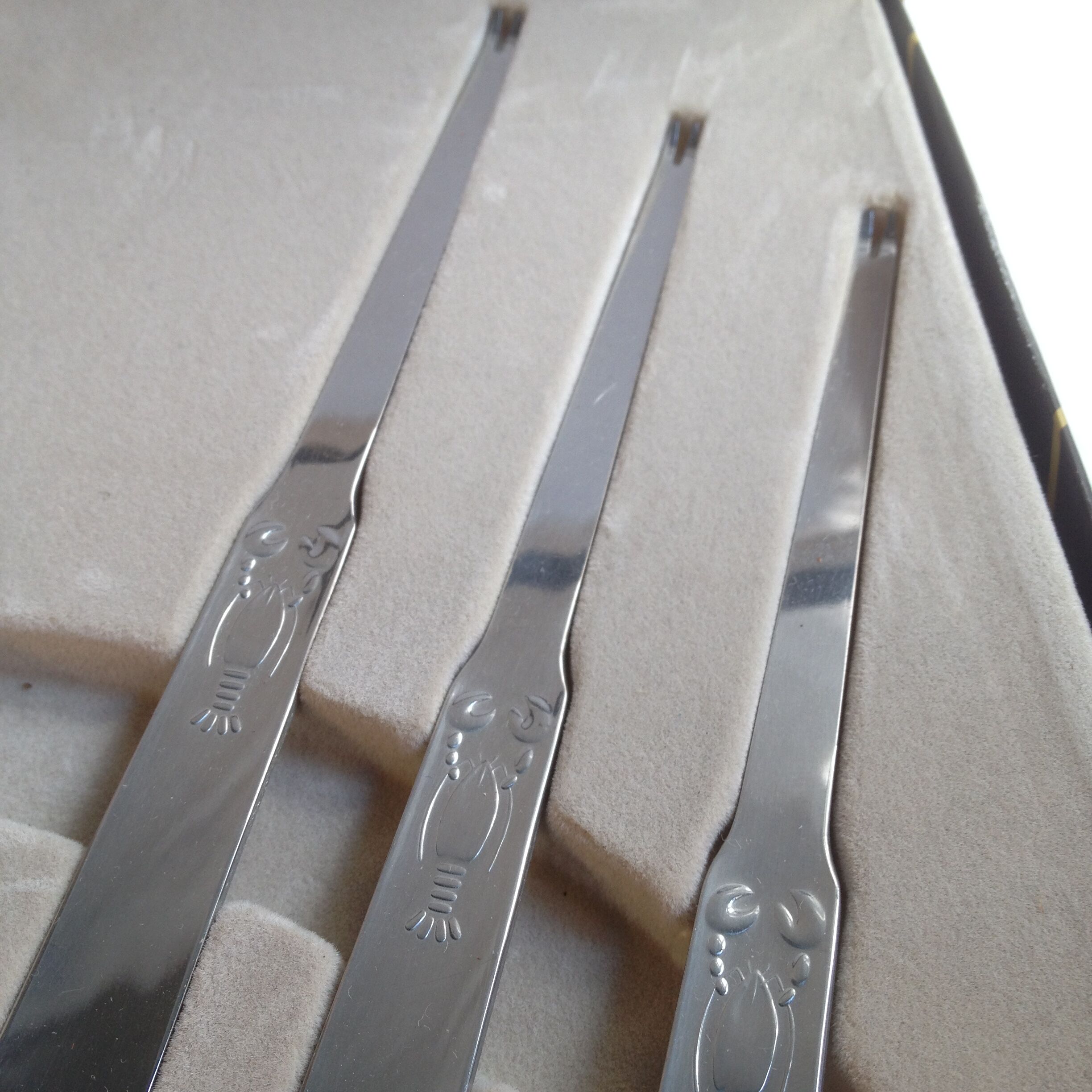 Crostacean claws & 6 meat extractors lobster crab