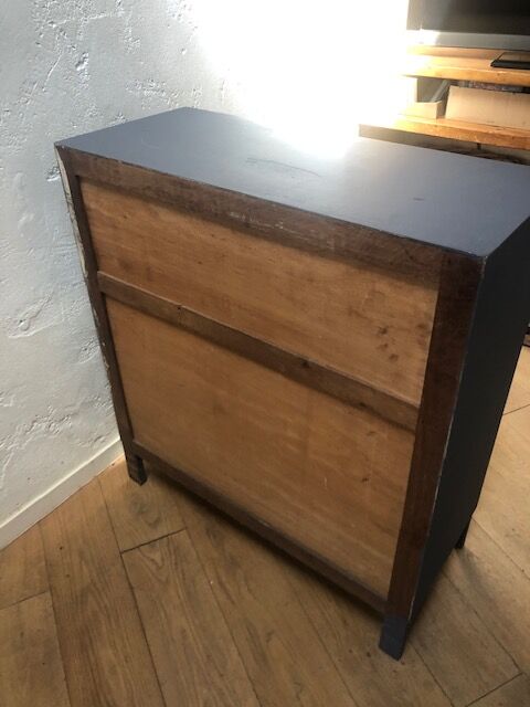 Painted wood chest of drawers