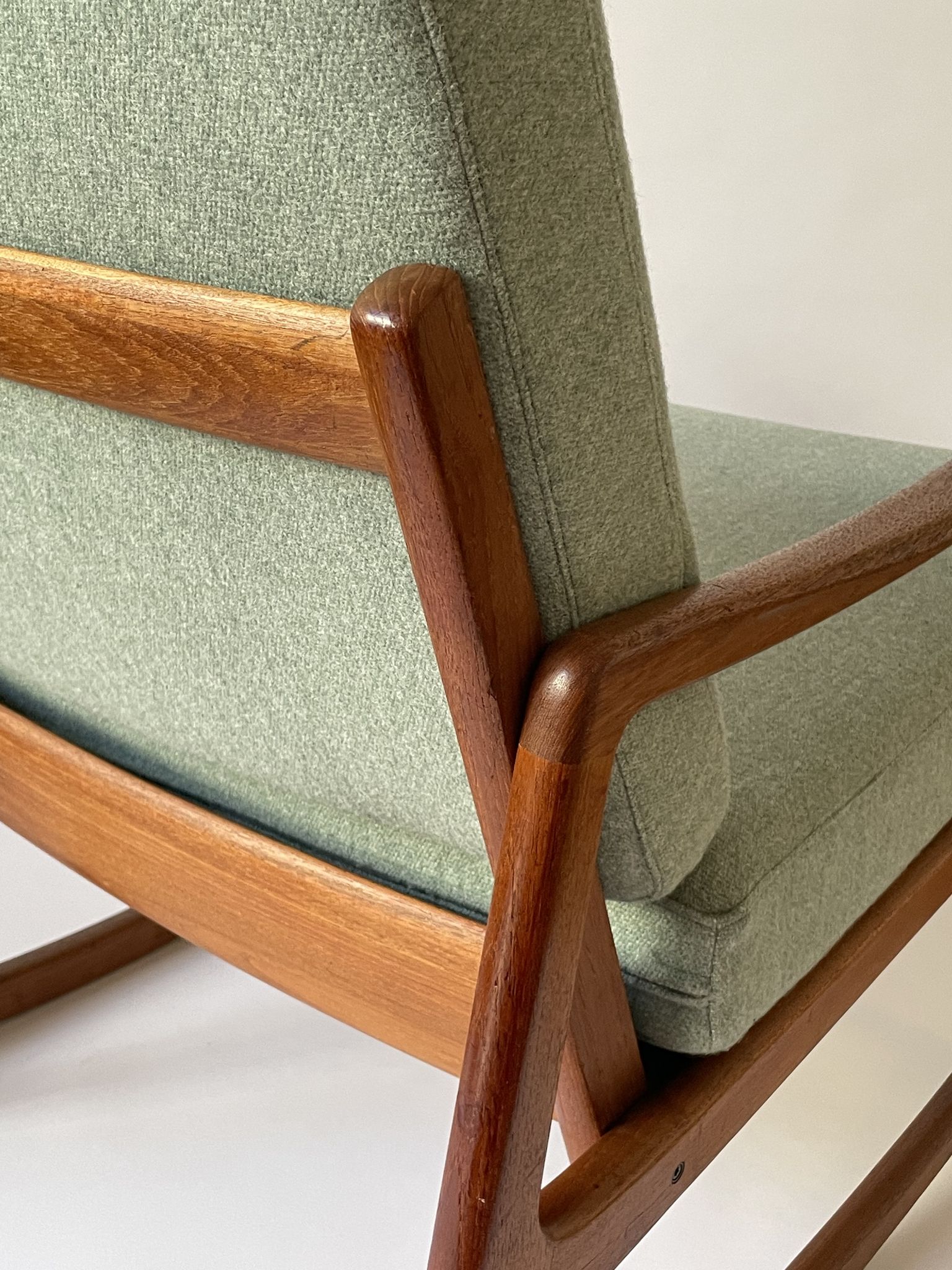 Rocking-chair en teck par Ole Wanscher Danemark Années 1960