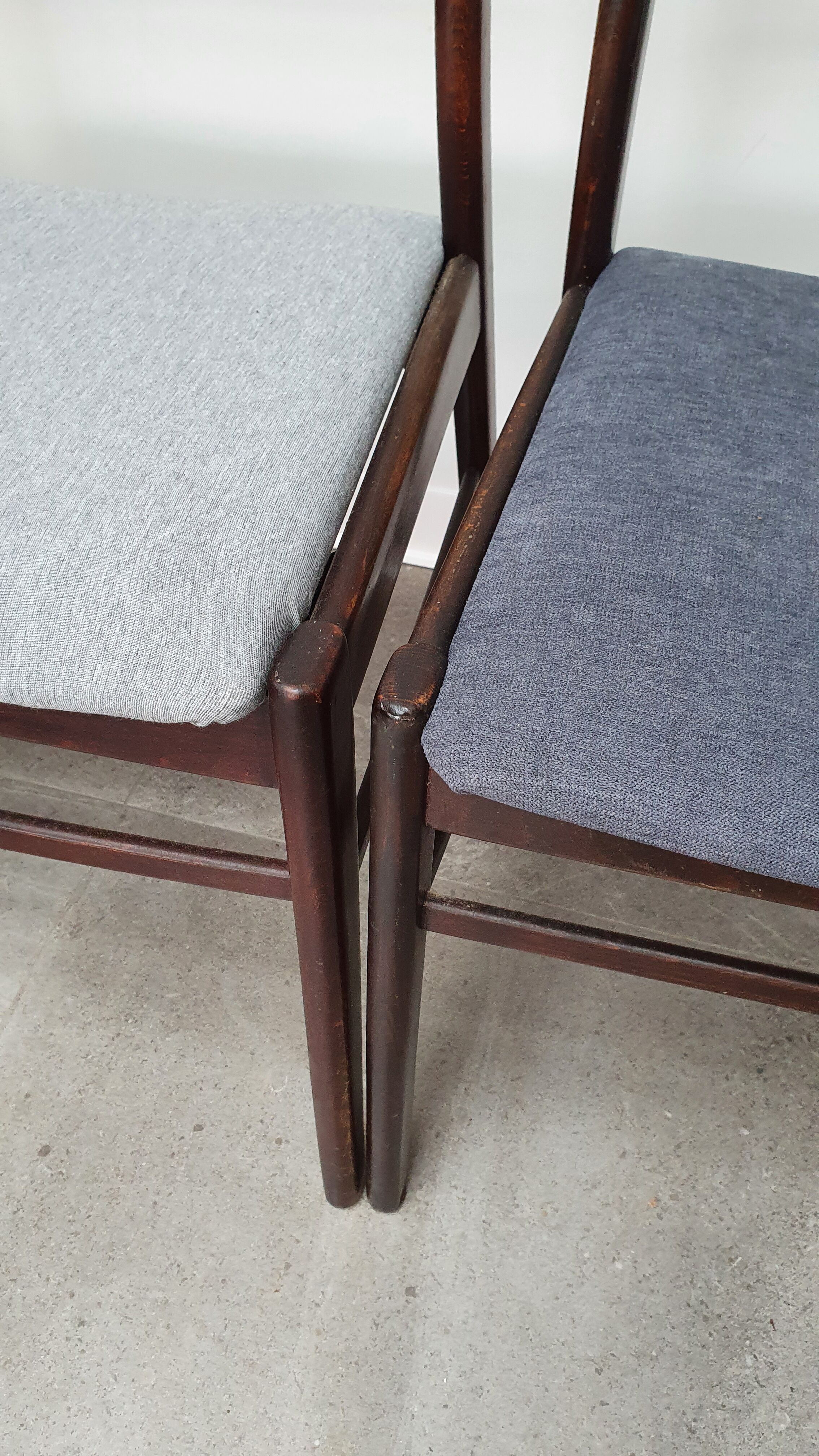 Set of 4 Scandinavian chairs in Rio rosewood