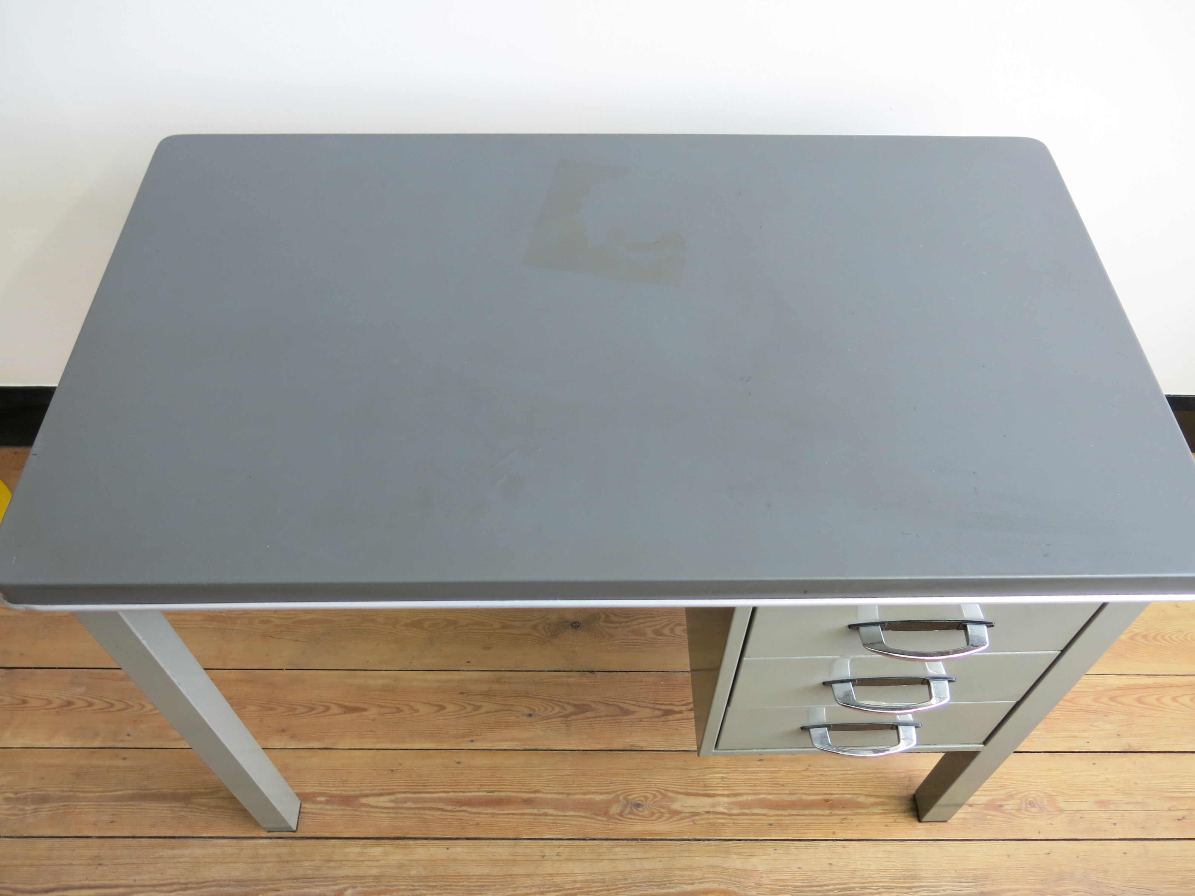 Metal industrial tiny desk