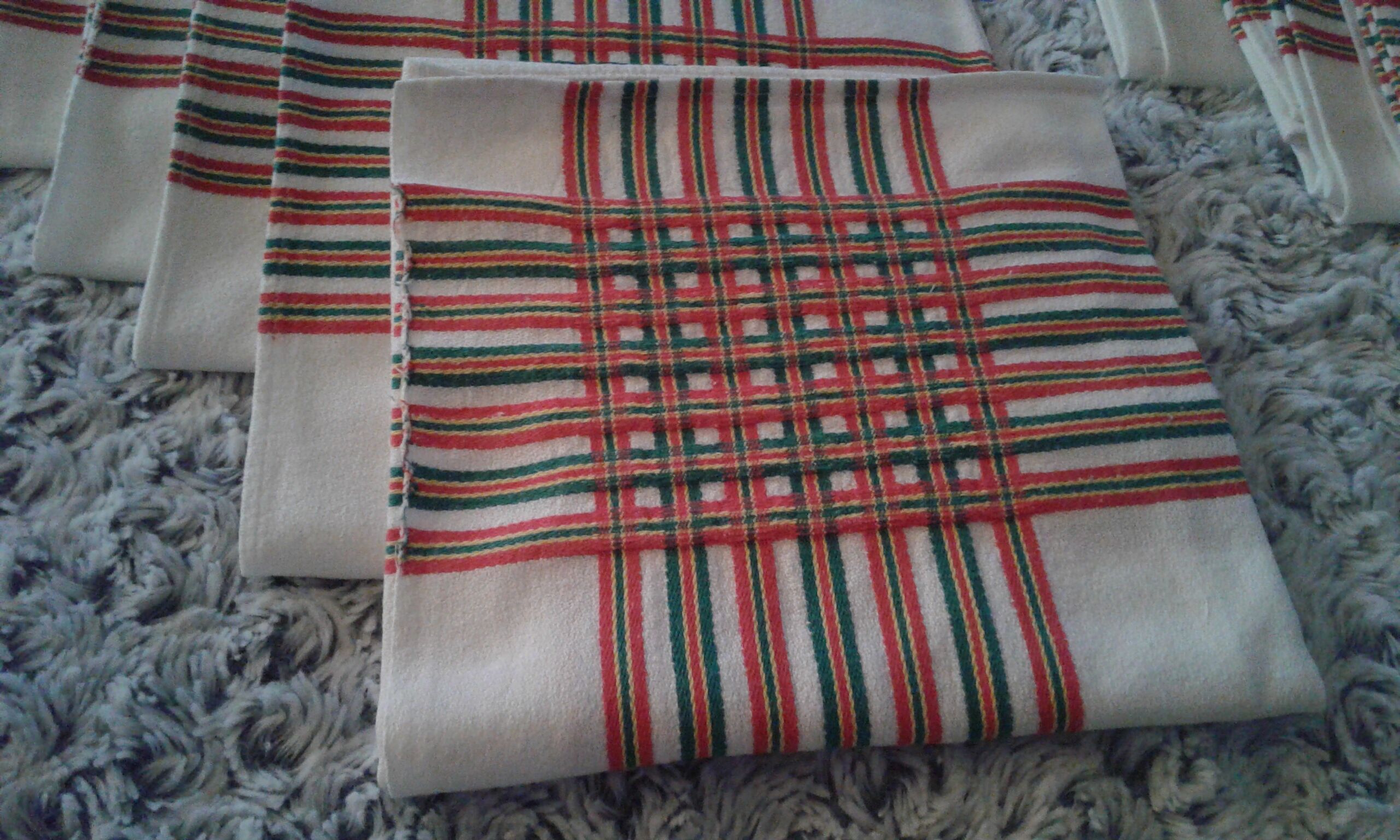 14 napkins. "Basque" decorations vintage