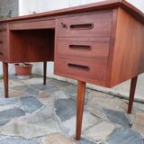 Scandinavian double-sided desk