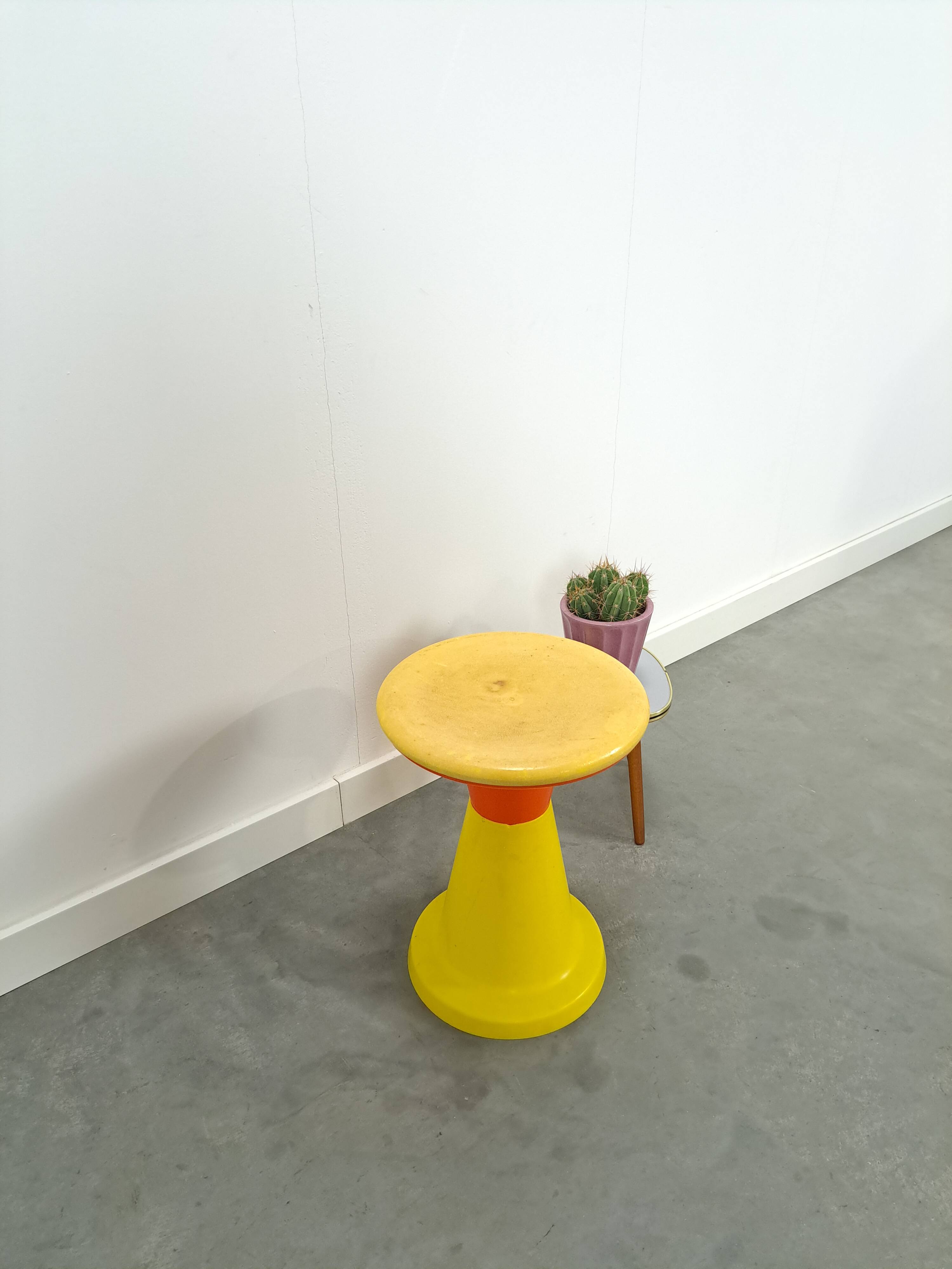 Tabouret en plastique de Suède Pat Pend vintage