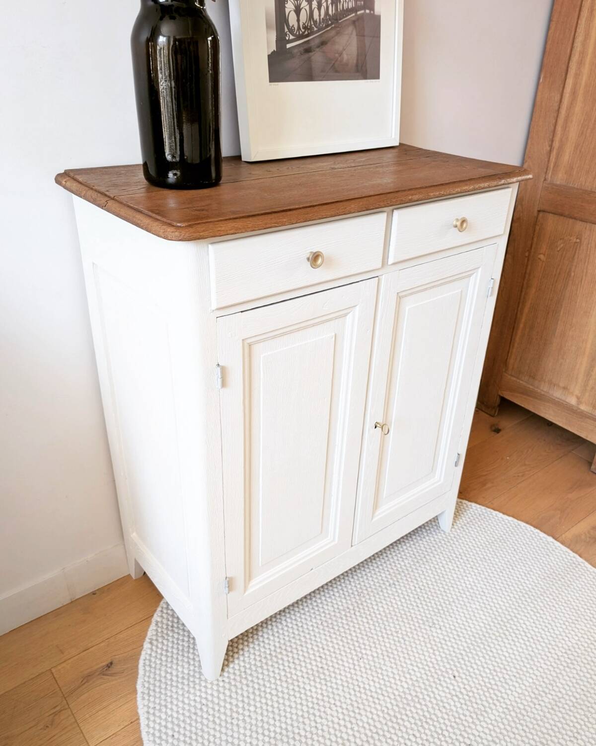 Retro chic Parisian buffet