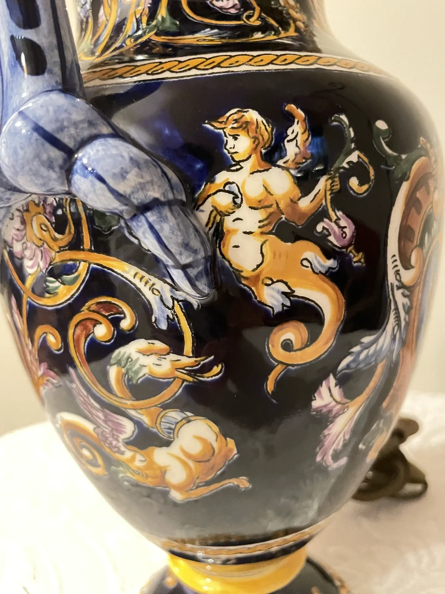 Pied de lampe Gien décor Renaissance peint à la main
