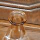Carafe en verre soufflé moulé à décor de chasse équestre au renard, belle époque